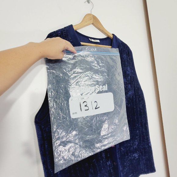 Lady Kates Velvet Vintage Knit Sweater Vest Button Front Royal Blue Textured 80s - Picture 8 of 8